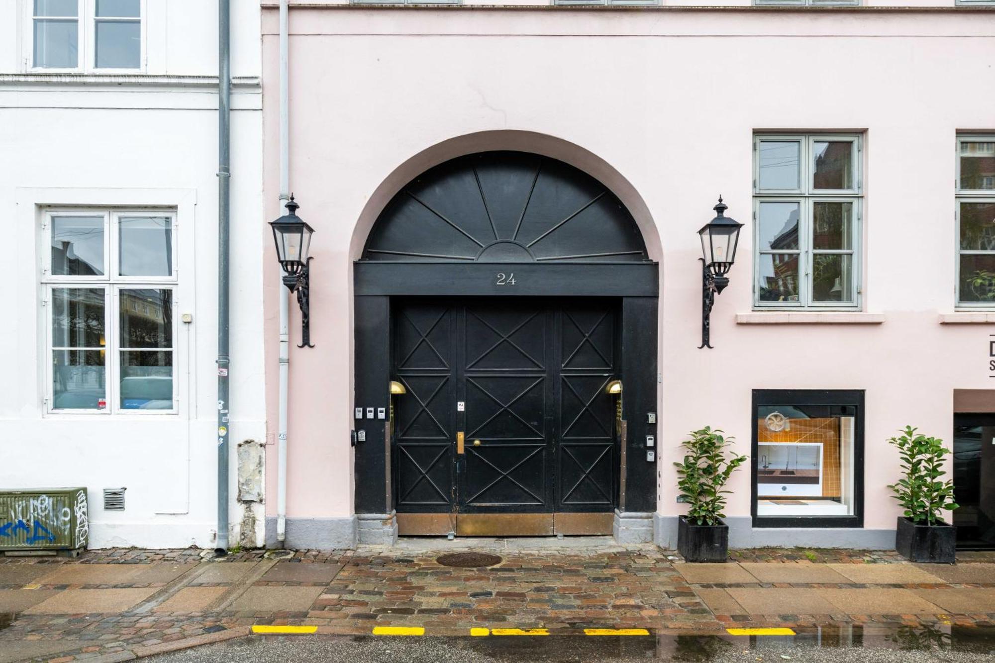 Rare 4Br Apartment W Unique Details In Cph City Koppenhága Kültér fotó